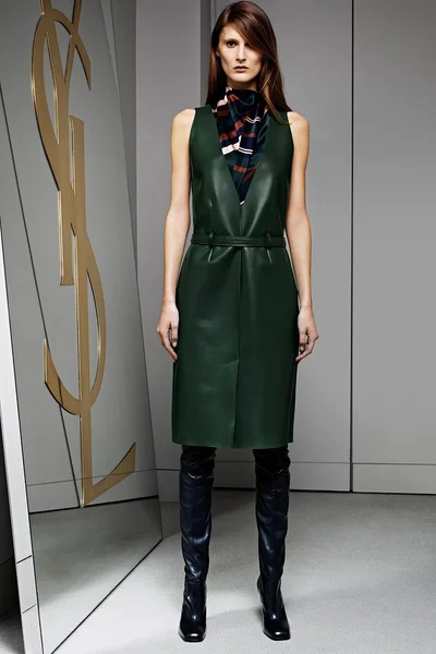 Look 16